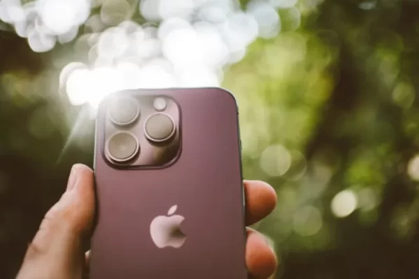 iPhone Camera Blinking? Here’s How to Fix It!