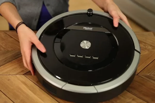 iRobot’s Roomba Can Now Be a Security Camera
